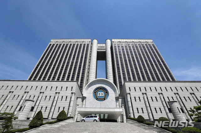 두 번이나 선처해줬는데…친동생 또 찌른 형, 징역 2년6개월