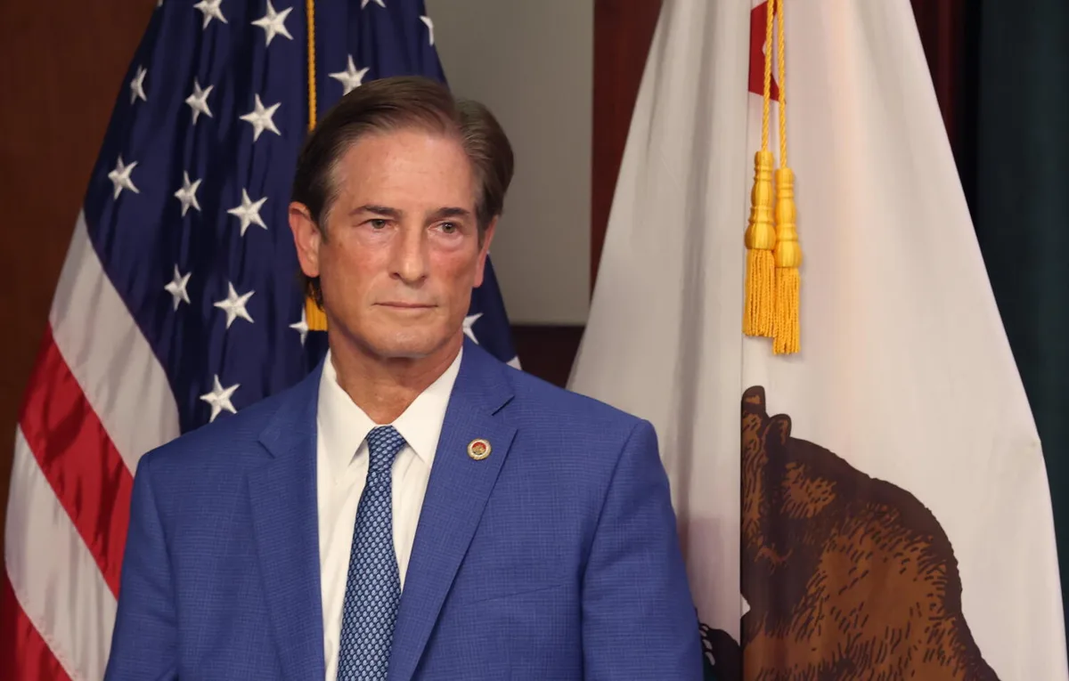 Chabria: L.A. D.A. Nathan Hochman changed his mind. Is that such a bad thing?