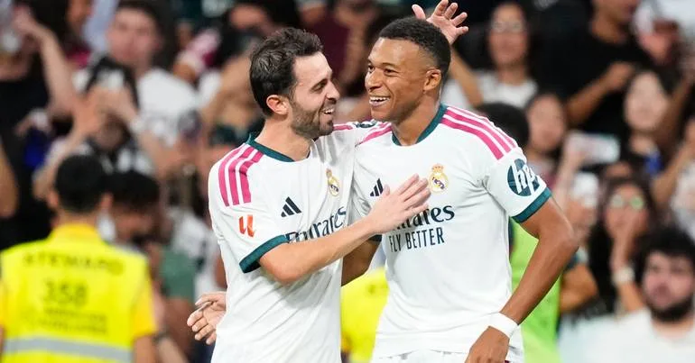O hat-trick de Mbappé acabou com cânticos por José Mourinho