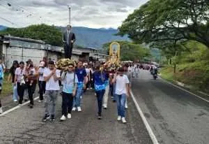 Jóvenes trujillanos caminaron de Valera a Isnotú por la fe y la paz