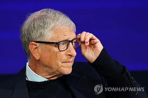 빌 게이츠의 'AI 격동기' 경고장…인간전용구역·로봇세 제안