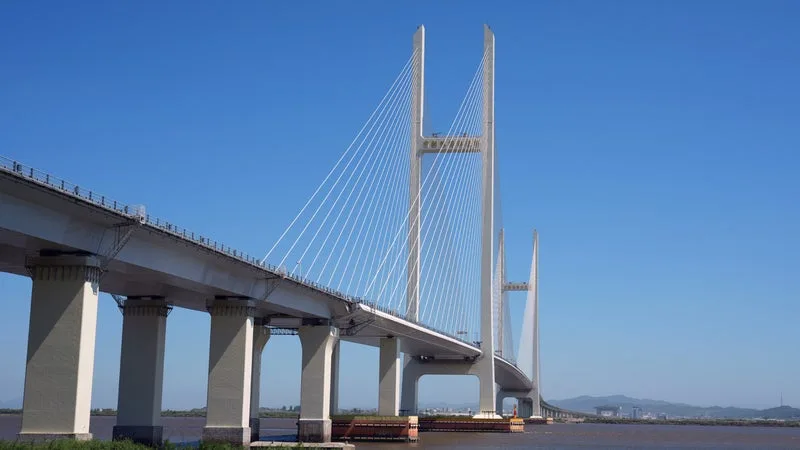 La Corée du Nord s'ouvre (un peu) plus au monde: achevé depuis plus de 10 ans, le nouveau pont entre la Chine et la Corée du Nord a été officiellement ouvert à la circulation