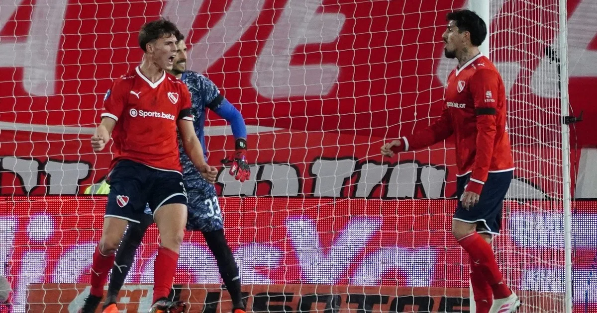 Arrayago, el pibe que surgió de la necesidad: su historia, el elogio de Viera y ¿sigue en el 11?
