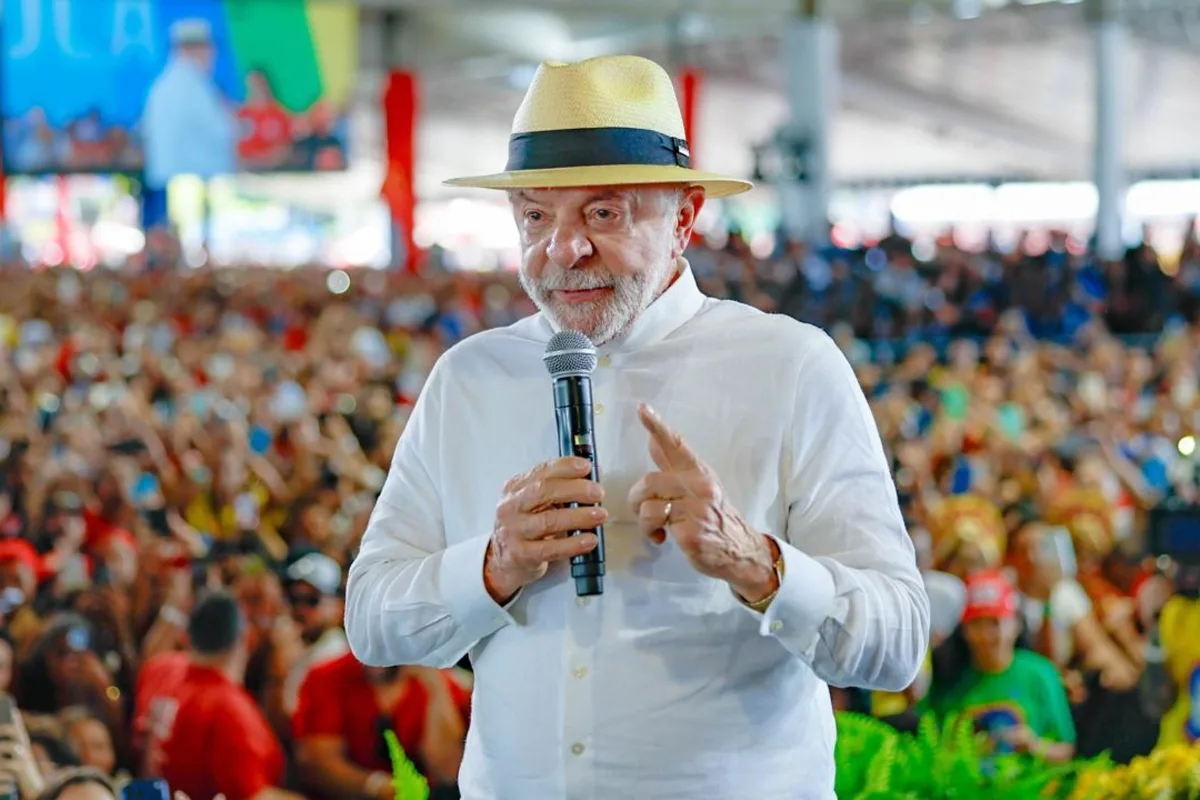 Lula faz comício no centro de BH na noite desta sexta (21/8)