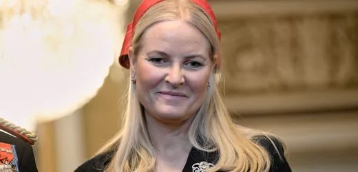 Mette-Marit verpasst Haakons Eid im Parlament