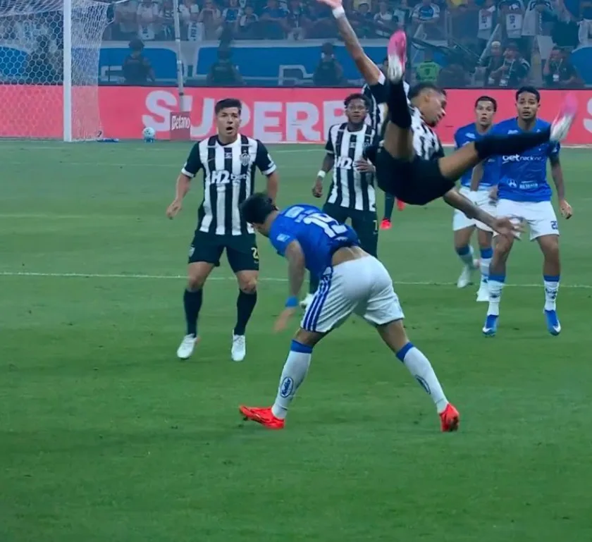 Cruzeiro x Atlético-MG: STJD julga recurso e mantém Kaio Jorge sem suspensão por falta em Tressoldi
