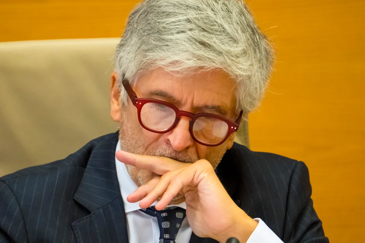 La intrahistoria de los 55 folios que desarman al Gobierno: la juez Tardón pidió consejo sobre a quién encargarlo y los policías "se encerraron"