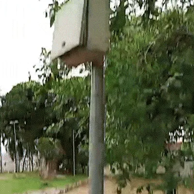 Morador da Esplanada denuncia furto de fios subterrâneos atrás de monumento
