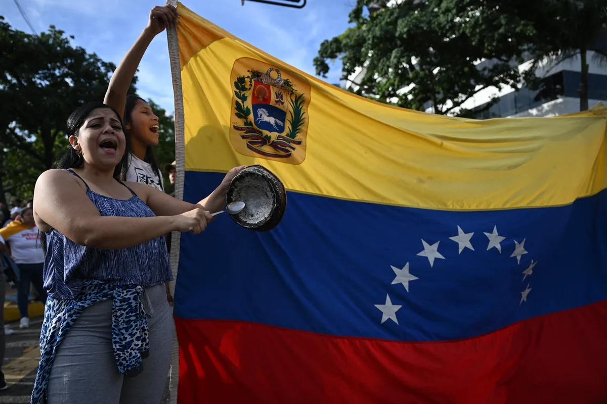 Venezolanos ven en la mesa de negociación un camino para cambiar el país, según encuesta