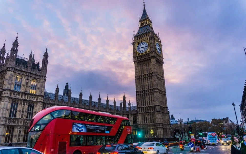 Médio Oriente: Londres vai anunciar medidas sobre colonatos na Cisjordânia, Israel ameaça retaliar