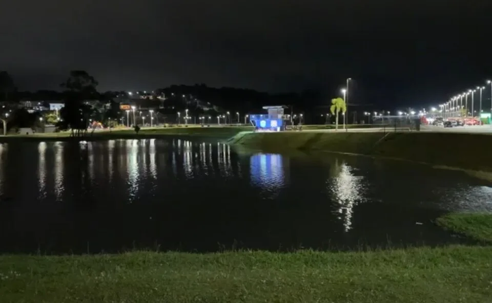 Homem entra em lago no Parque das Águas, se afoga e é encontrado morto pouco depois