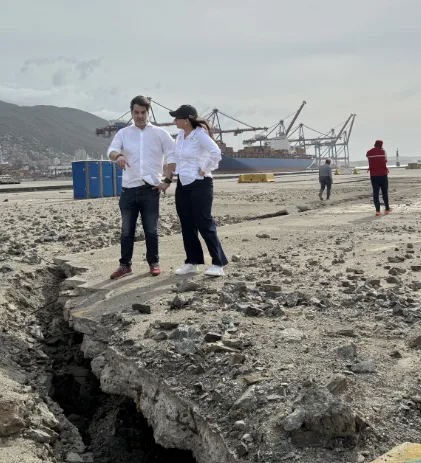 Delegación de la CAF inspecciona el puerto de La Guaira para evaluar los daños causados por los terremotos del 24 de junio