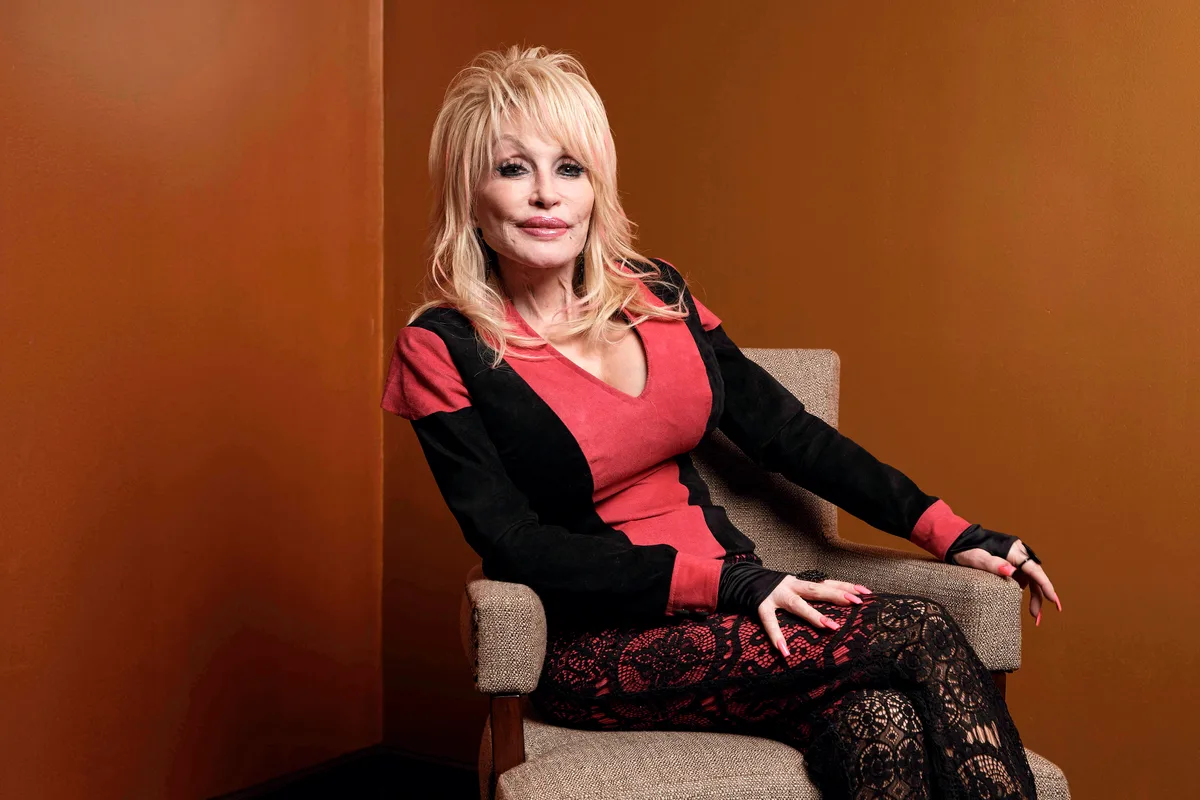 Dolly Parton morreu após tratamento 'recente' contra um câncer