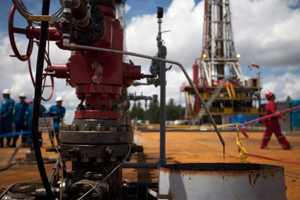 Producción petrolera marcó 1,2 millones de barriles diarios en agosto, según fuentes OPEP
