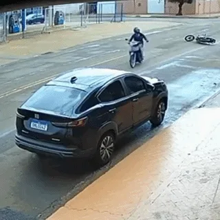 Atirador invoca PCC ao abrir fogo contra trio em perseguição de moto