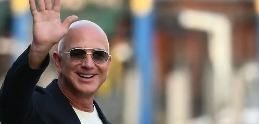 FC Liverpool: Jeff Bezos sichert sich Minderheitsbeteiligung