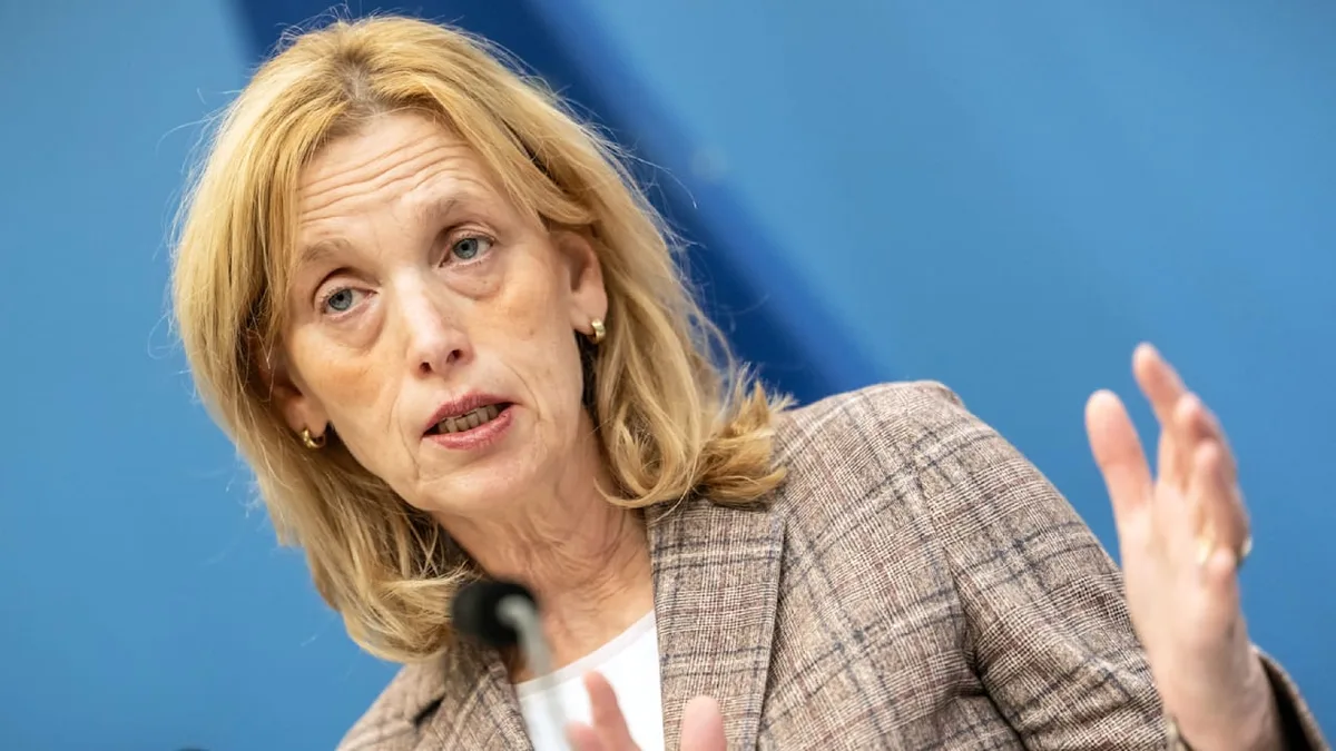 Drohen höhere Beiträge für Eltern? - Länder-Aufstand gegen Priens Kita-Pläne