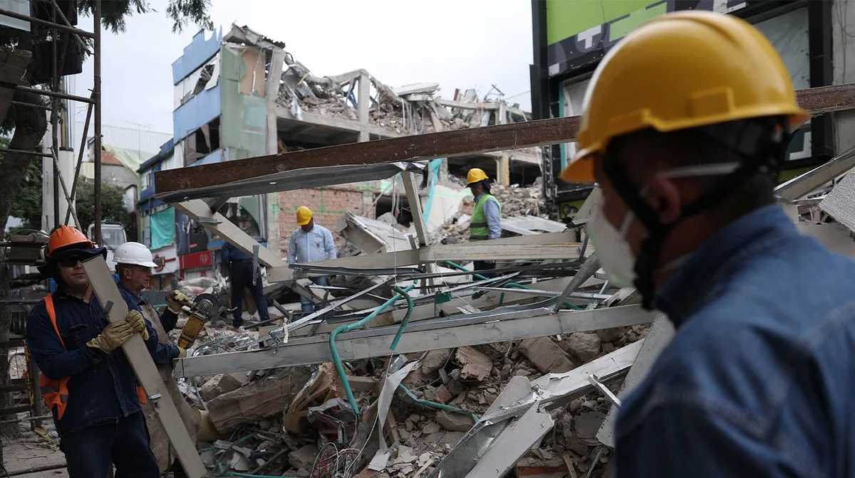 A casi una semana del terremoto en Colombia, buscan a 143 desaparecidos entre los escombros