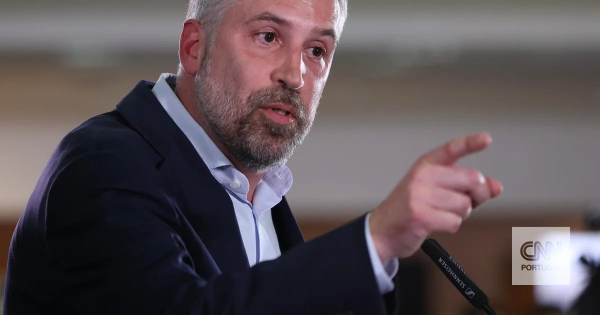 "Só existiu porque houve alguém que salvou a TAP". Pedro Nuno Santos divertiu-se com o dia da venda da empresa