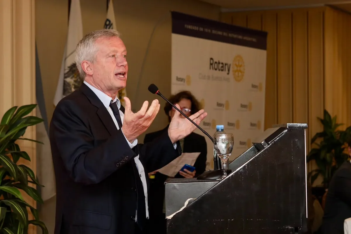 Monzó en el Rotary: la apuesta por una tercera opción y qué esconde el plan de bajar las PASO