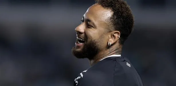 Com Neymar, Cuca relaciona força máxima do Santos para encarar o Palmeiras