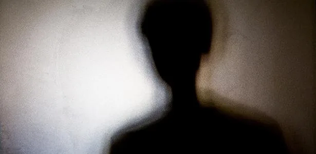 Mulher diz ter sofrido violência sexual diante das filhas ao buscar pensão