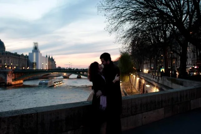 J’ai testé le “deep dating”, cette tendance venue tout droit de France