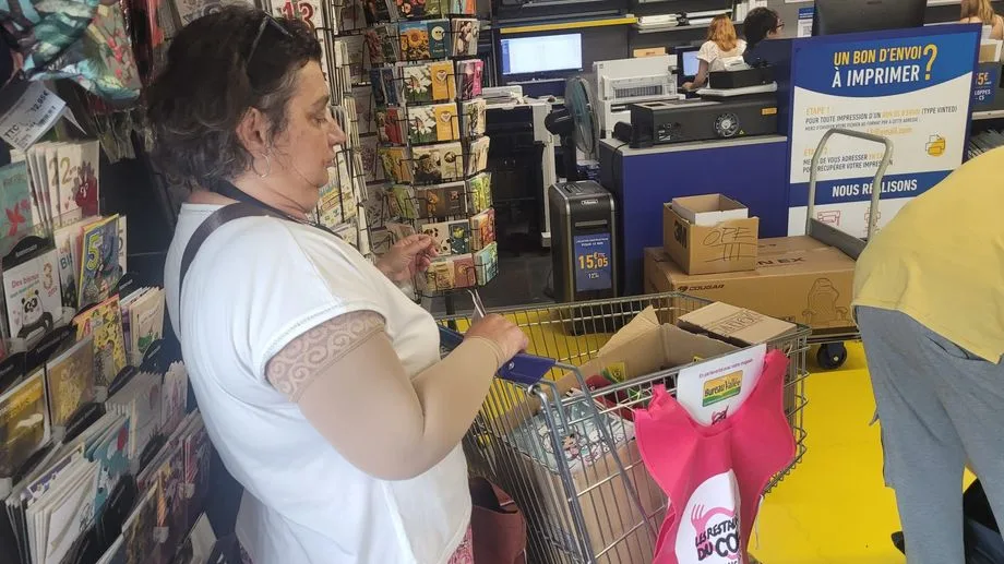 PHOTOS - "Les gens sont généreux": une collecte de fournitures scolaires organisée par les Restos du Cœur du Loiret