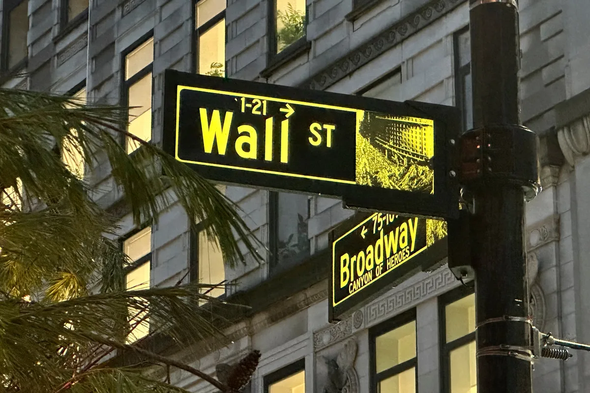 U.S. Treasury yields fall sharply on AI jitters