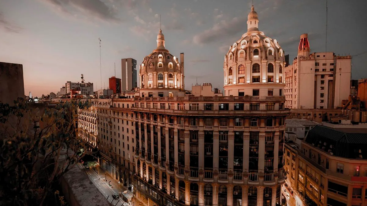 Buenos Aires, entre las ciudades más baratas del mundo pero con salarios bajos: cuánto cuesta vivir, según Deutsche Bank
