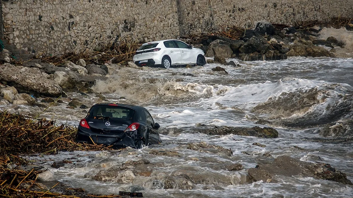 Sintflutartige Regenfälle und Orkanböen - Schwere Unwetter auf griechischen Urlaubsinseln