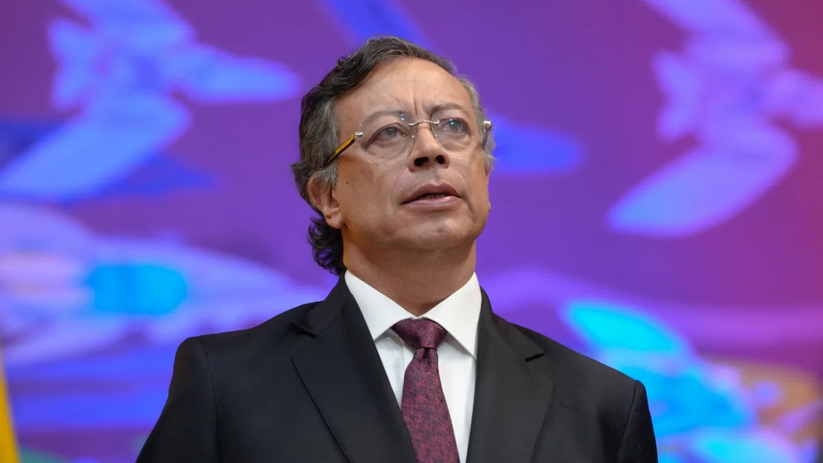 Gustavo Petro explicó su presencia en las exequias de la familia Saavedra tras terremoto en Cali: “Fui a honrar a mis compañeros”