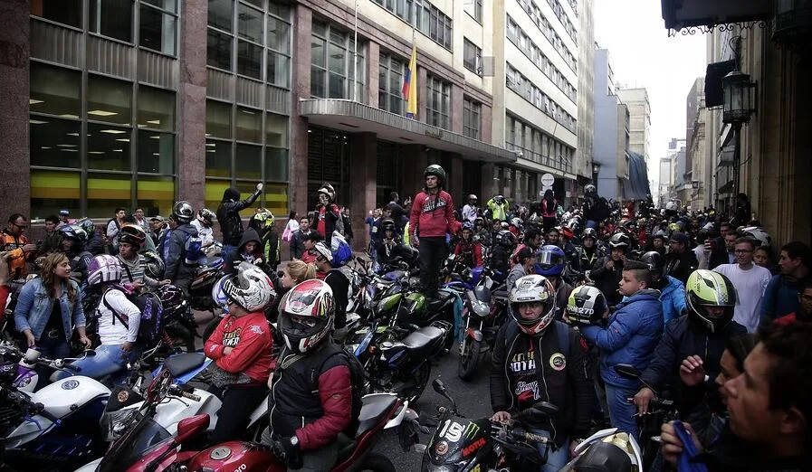 La industria de motos mueve más de 130.000 empleos en Colombia: esta es la red de negocios que creció 20%