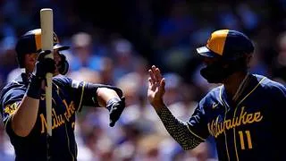 Milwaukee hace historia con una blanqueada que no se veía en MLB desde hace más de un siglo