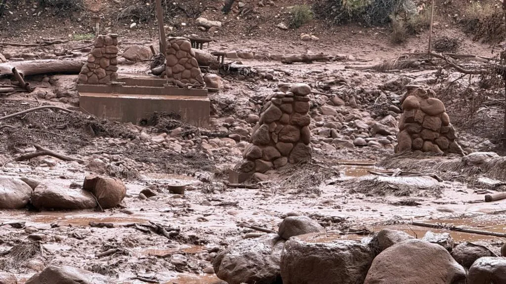 Grand Canyon entra em alerta para novas enchentes após morte e 15 desaparecidos