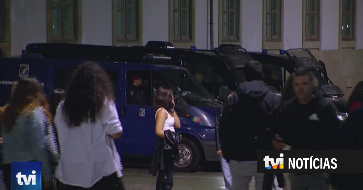 Seis turistas agredidos e roubados no Porto. Presidente da Câmara: "Isto é o falhanço do Estado"