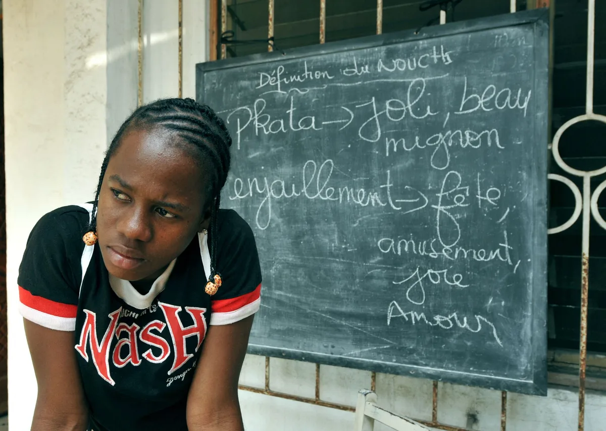 « Gaou », « s’enjailler »… Comment l’argot d’Abidjan s’est invité dans le vocabulaire des adolescents