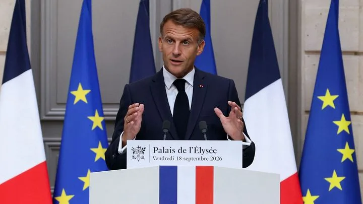 Emmanuel Macron réunit les partis face aux crises qui menacent la France