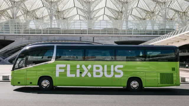 FlixBus acusa Rede Expressos de "distorção dos factos" sobre Sete Rios