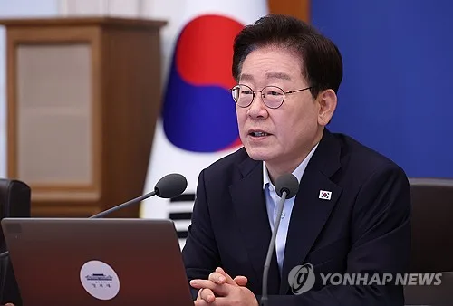 李대통령 "SRT·KTX 통합後 적자 살펴야…고속버스 사라질수도"(종합)