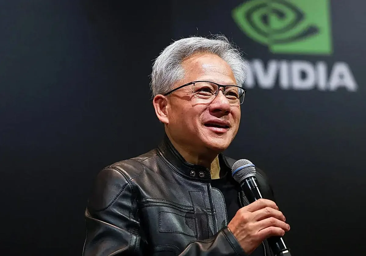 Jensen Huang, CEO de Nvidia, en contra de la regulación de la IA: «Si construyes un producto y no estás seguro de su seguridad, no lo lances»