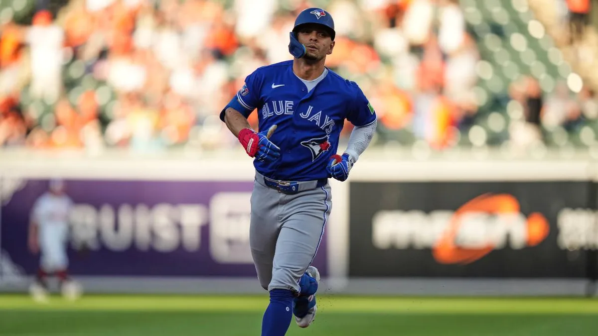Blue Jays SS Andres Gimenez ‘day-to-day’ with hamstring soreness