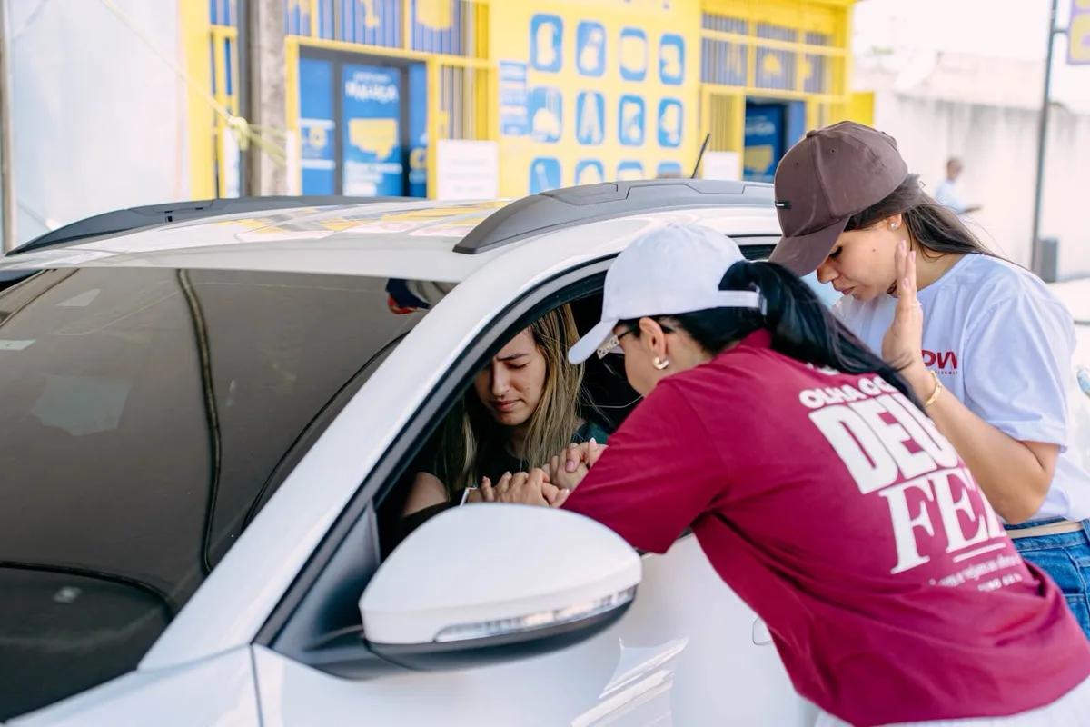 Drive Thru de Oração alcança 636 motoristas e motociclistas em comemoração ao 1º ano da Igreja Vida Nova