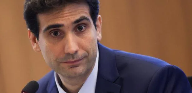 Galípolo comemora inclusão gerada pelo Pix, mas alerta para endividamento