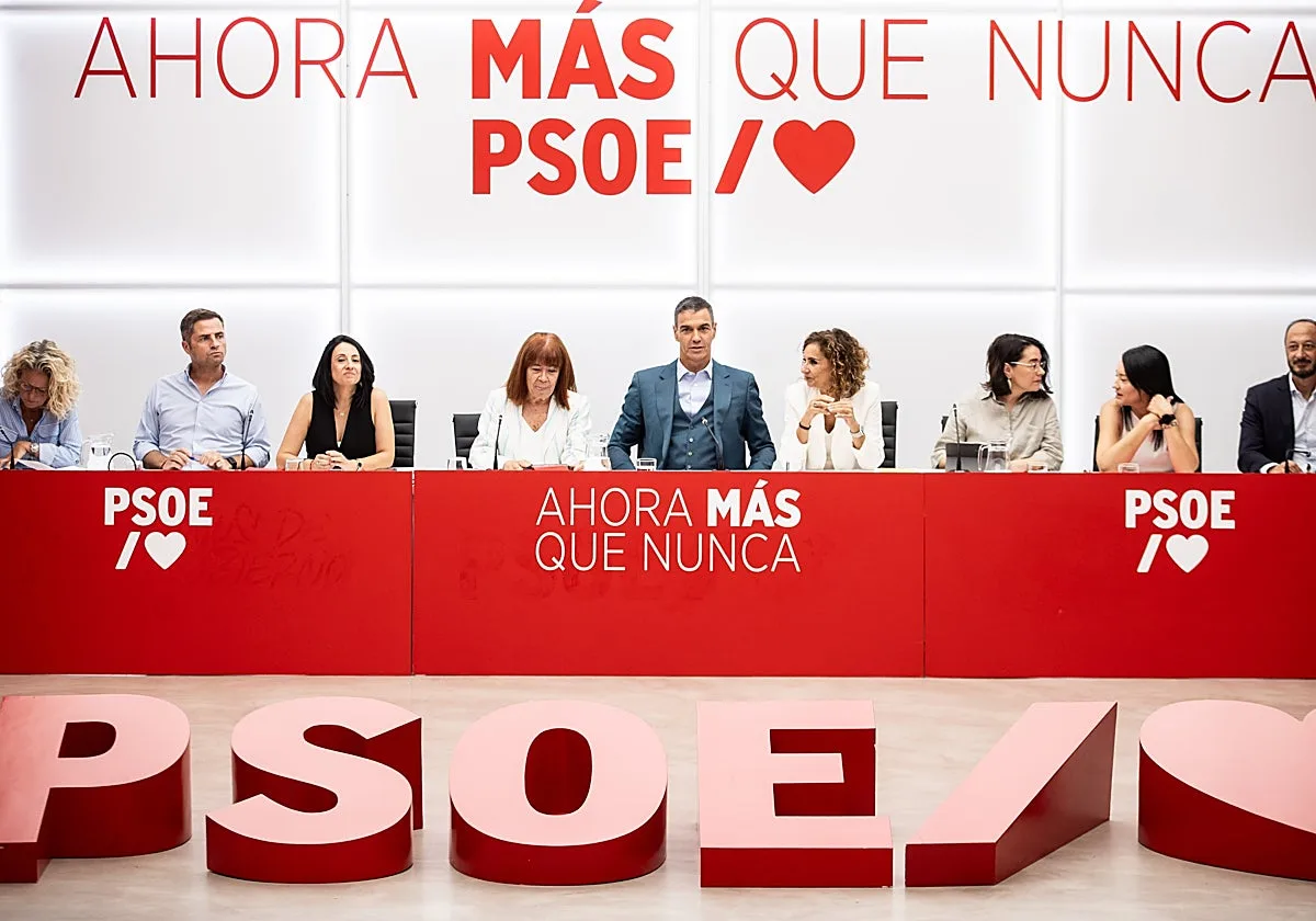 Alcaldes socialistas se rebelan contra las órdenes de Ferraz de no secundar la protesta por Ceuta
