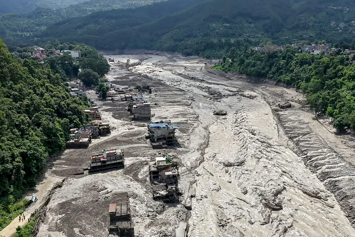 Népal : au moins 19 morts et 384 touristes portés disparus après de violentes inondations