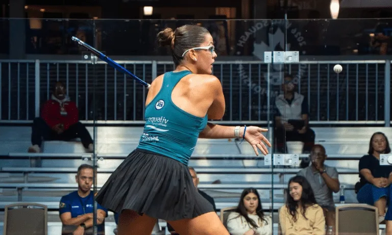 Luiza Carbonieri cai para canadense na estreia do Aberto de Boston