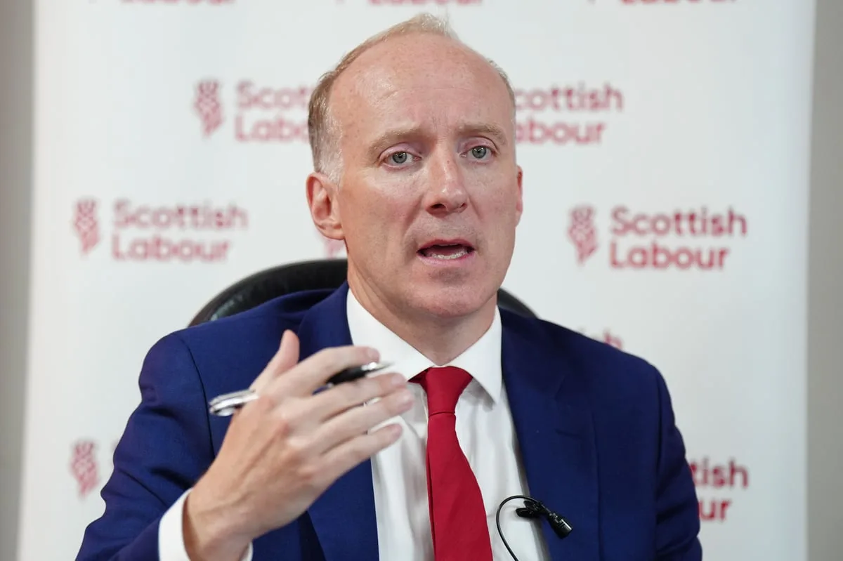 Labour leadership hopeful speaks out about dying mother’s ‘fear’ in shared ward