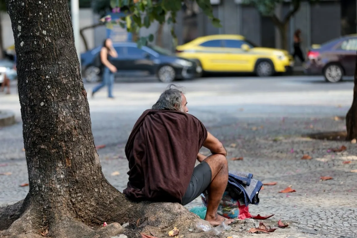 Região dos Lagos, Serrana e Norte Fluminense têm cidades entre as que mais concentram população em situação de rua no RJ