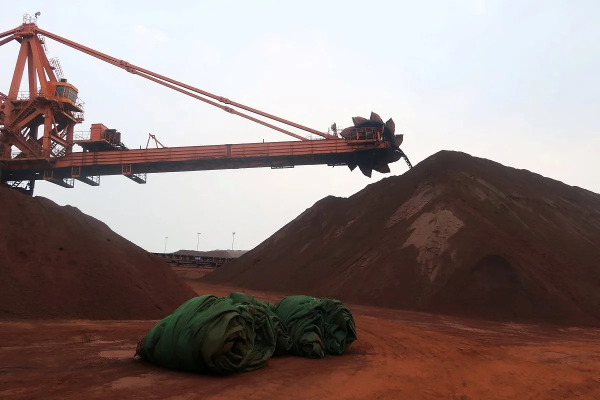 Estatal chinesa CMRG pede a operadores que comprem minério em sua plataforma, dizem fontes